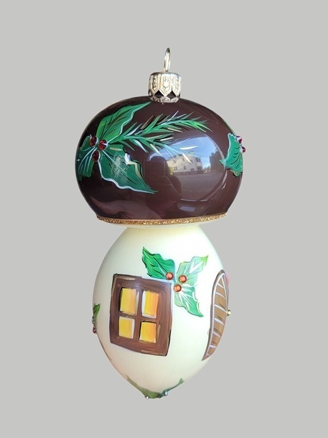 Bauble form: Brown mushroom with holly (171) D