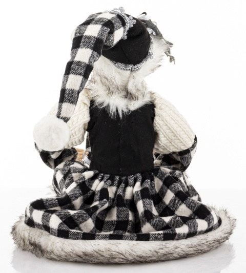 Elf sitting in a checkered coat (174416)