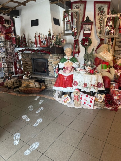 Santa's shoe print template (729197)