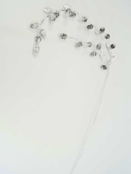 Gałązka modrzewiowa 115cm srebrna z szyszkami (CV16949-1) -20%