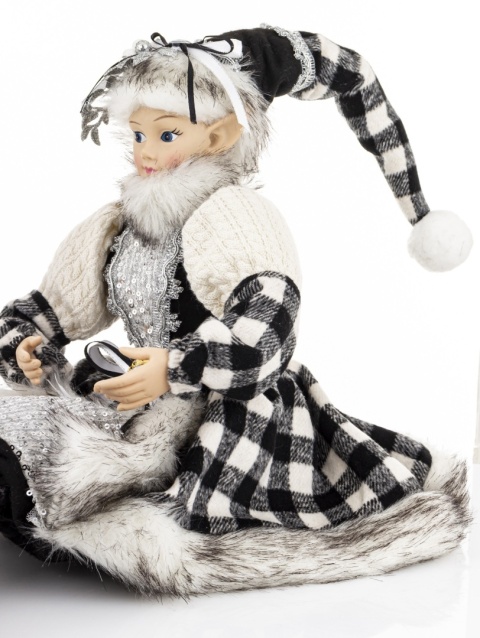 Elf siedzący w płaszczu w kratę (174416)