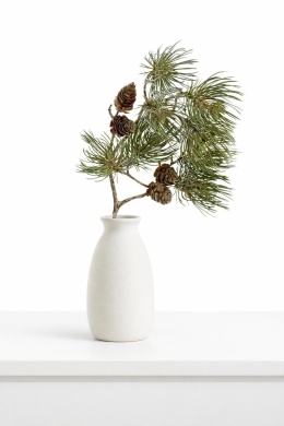 Gałązka 50cm sosnowa PU z szyszkami (ART19637)