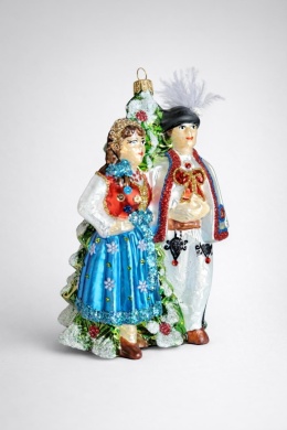 Bauble form: Highlander couple with a Christmas tree (64) SE