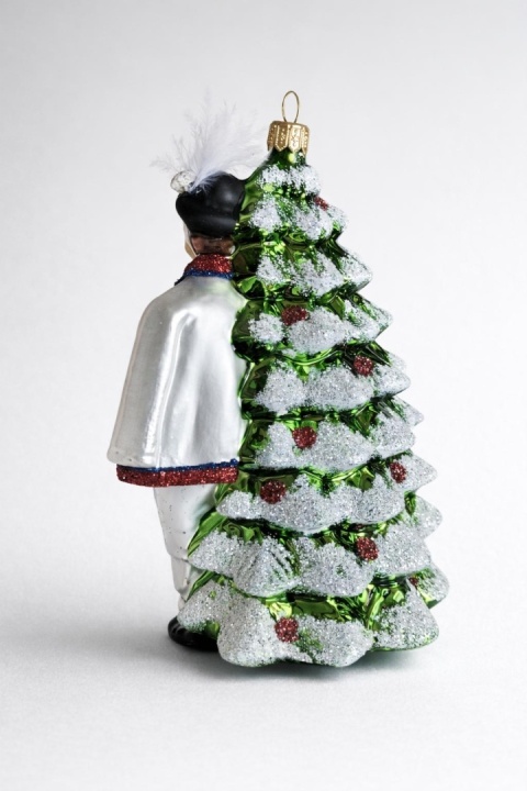 Bauble form: Highlander couple with a Christmas tree (64) SE
