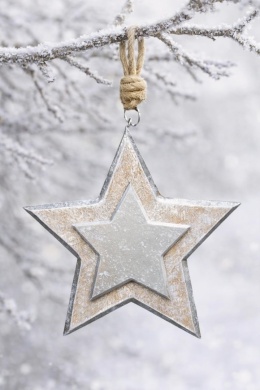 Zawieszka gwiazdka drewniana przecierana srebrna 16cm (CH1-07649)-20%