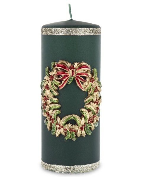Green pillar candle 70x170 with wreath (163495)