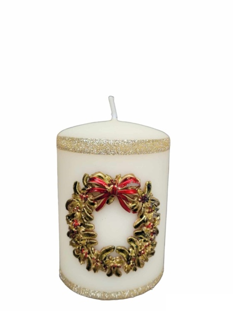Ecru pillar candle 70x100 with a wreath (163487)