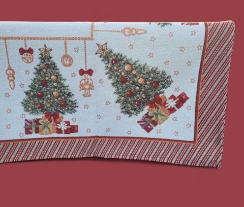Obrus basic gobelin 140x240cm Choinka z prezentami (689)