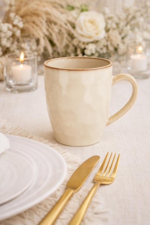 Kubek ceramiczny beżowy wytłaczany h:11xfi13cm (959873)