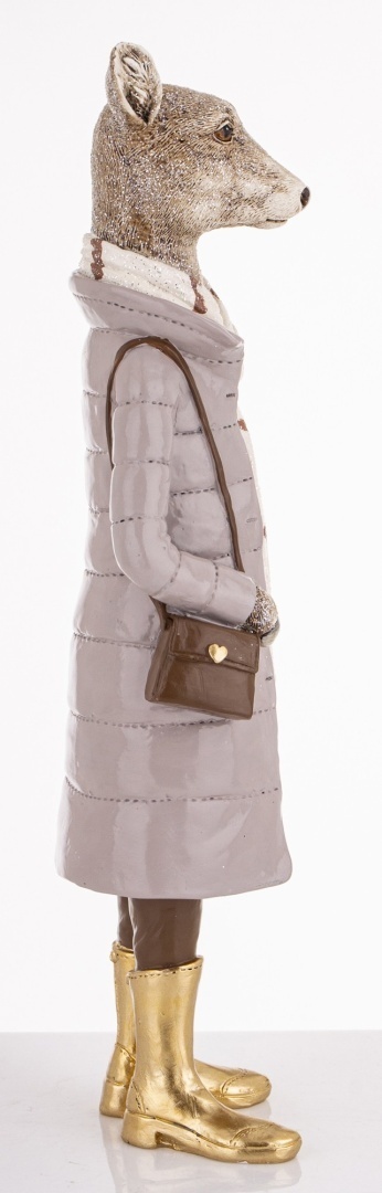 Mrs. reindeer 36cm in coat with polyresin bag (181048)