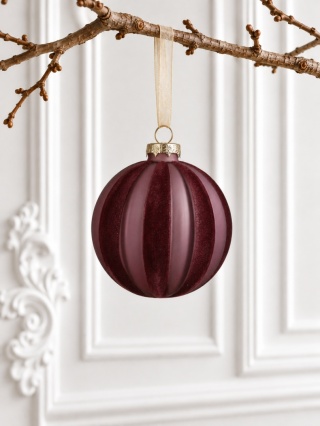 Ribbed glass bauble, 8 cm, burgundy velvet (071780)