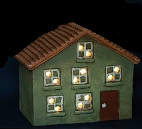 Dom ceramiczny retro zielony LED (POR10732)