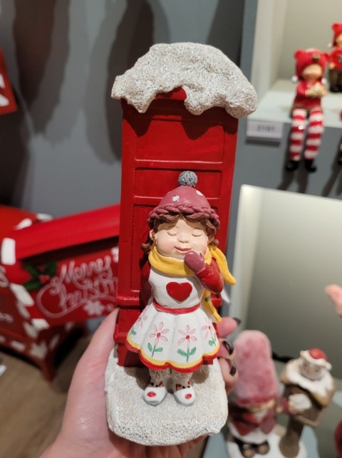 Dzieci przy skrzynce na listy SKARBONKA (520513)-20%