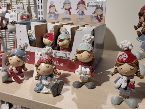 Dziewczynka ceram. 8cm w kolorowej czapce 4wz. (018194) -20%