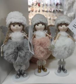 Aniołek na podstawie 19cm spódnica futerko 3kolory (DT-201-0090) -40%