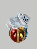 Bauble form: White cat on a colorful ball (248) D