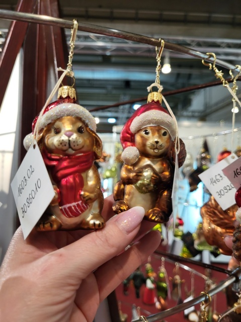 Bombka formowa: Królik w czapce (91) H